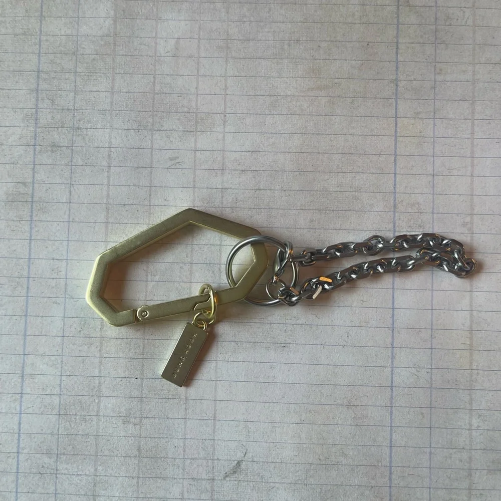 BTS JUNGKOOK Golden Keyring - Picture 8 of 9